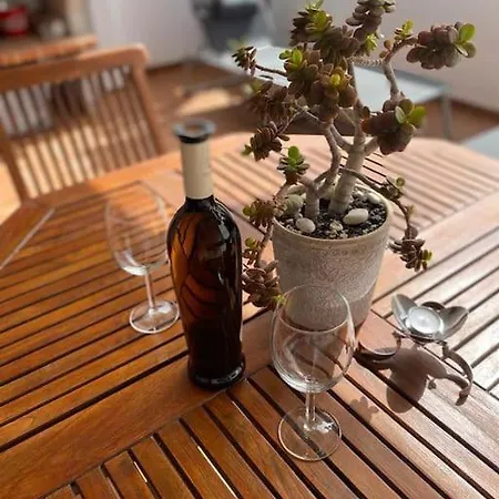 Casa Carol, Un Hogar Fuera De Casa. *