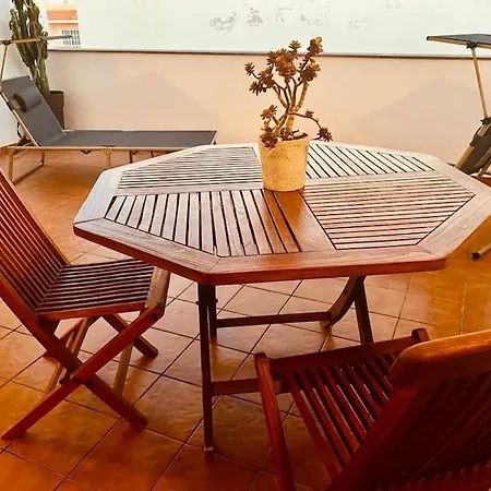 Casa Carol, Un Hogar Fuera De Casa. *