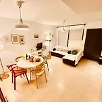 Casa Carol, Un Hogar Fuera De Casa.