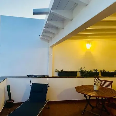 Casa Carol, Un Hogar Fuera De Casa. *