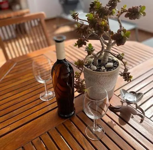 Casa Carol, Un Hogar Fuera De Casa. *