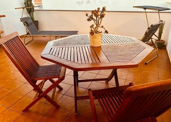 Casa Carol, Un Hogar Fuera De Casa. *