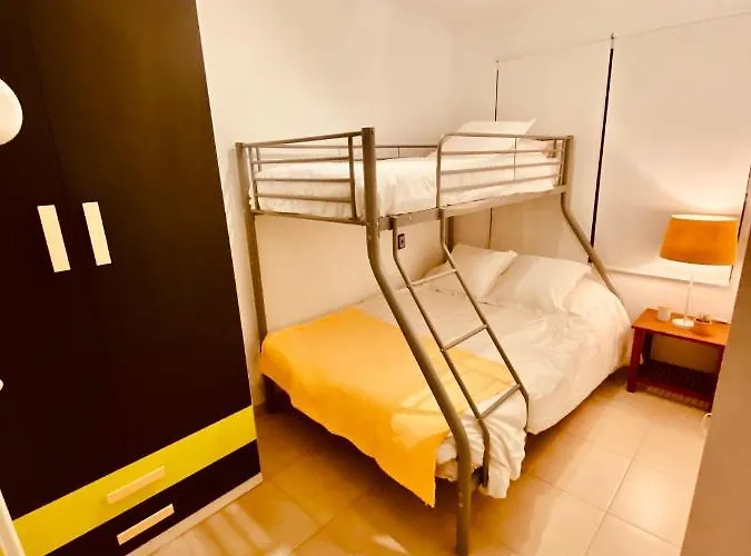 Casa Carol, Un Hogar Fuera De Casa. *